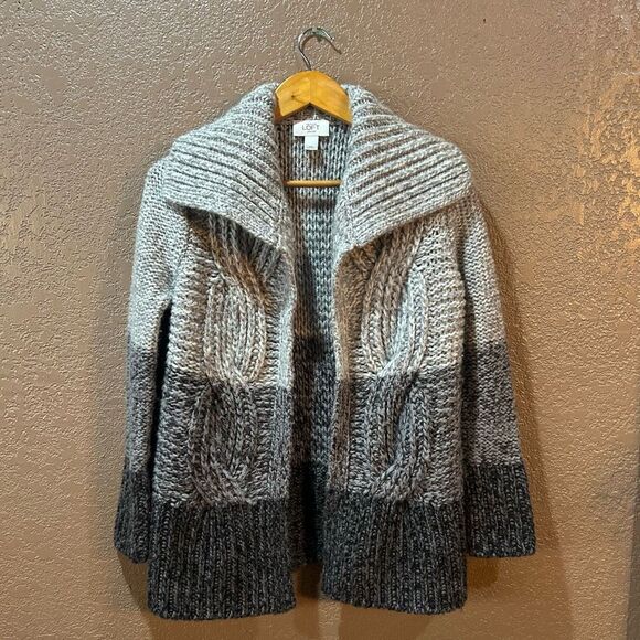 Ann Taylor Loft Women’s Petite Medium Gray Cardigan Sweater - Picture 2 of 7